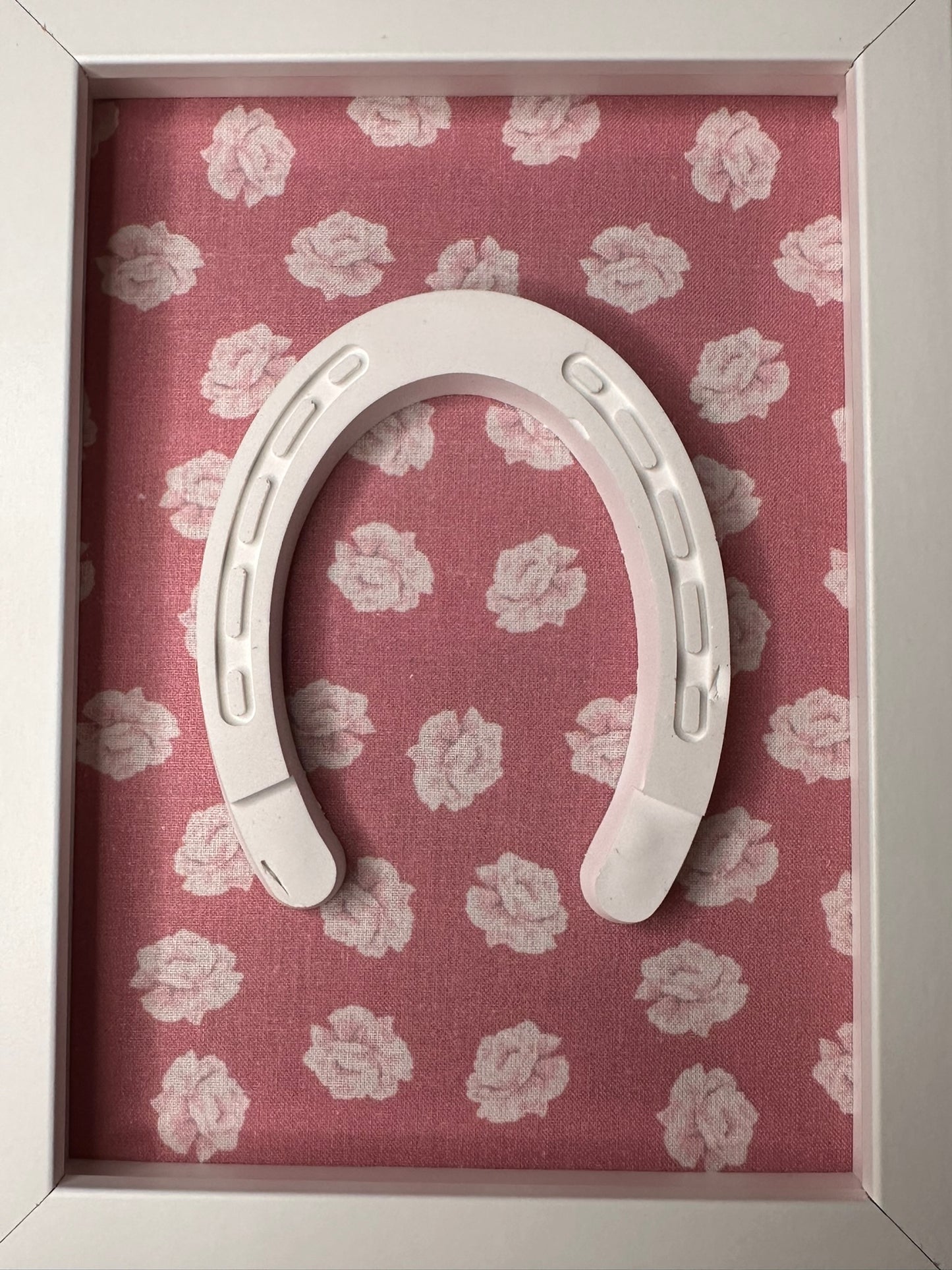 Herradura Flores fondo Rosa